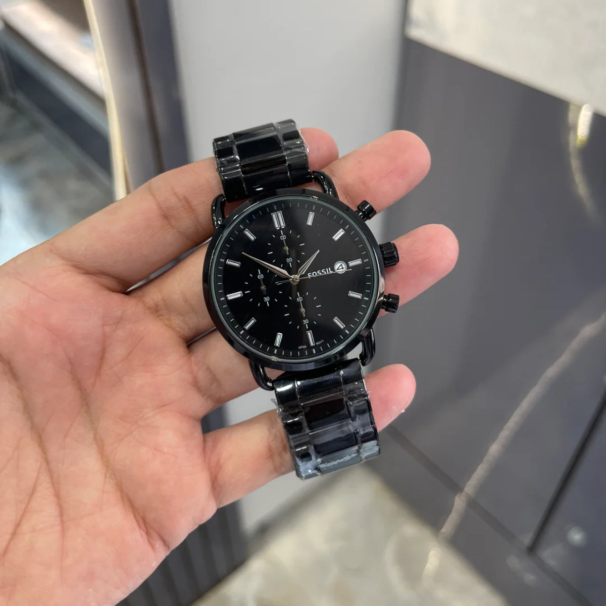 Fossil Bold Black Chronograph Watch with Polished Bracelet - Modern & Stylish